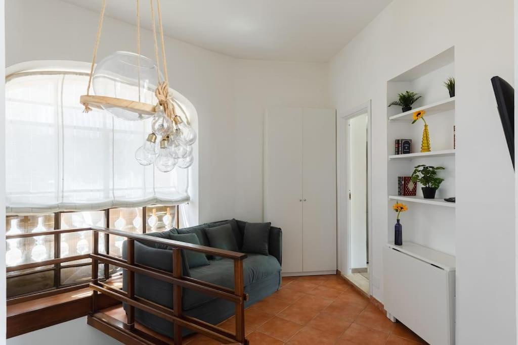 Penthouse With Jacuzzi On Private Terrace In Trastevere Rome Exterior photo