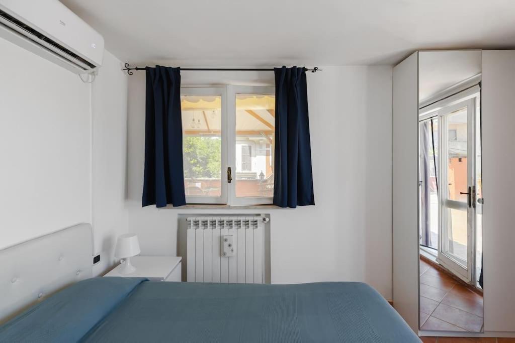 Penthouse With Jacuzzi On Private Terrace In Trastevere Rome Exterior photo